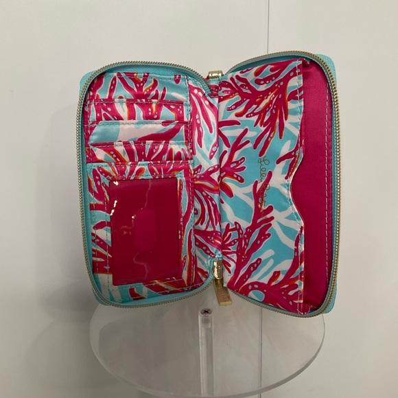 Lily Pulitzer Tiki Palm Design Wristlet Wallet Phone Case Pink Blue Zip Close - Picture 3 of 16